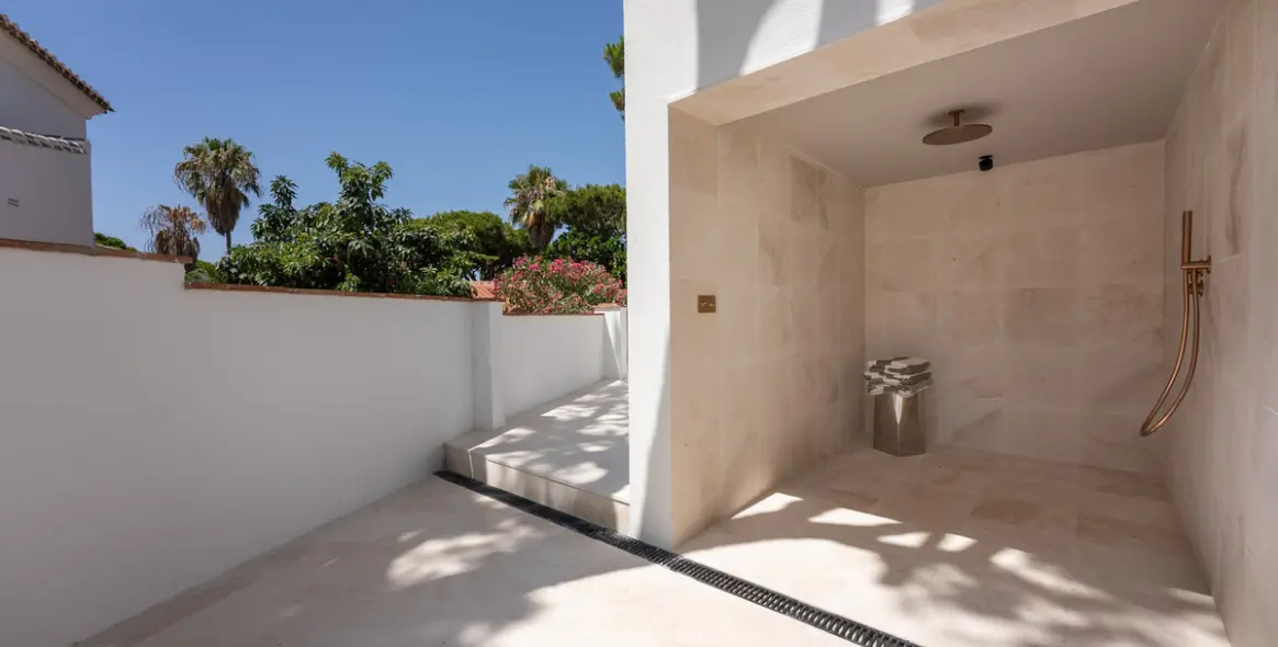 Venta de villa independiente en Calahonda 19