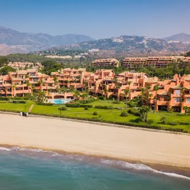 Venta de apartamento en planta baja en Los Monteros