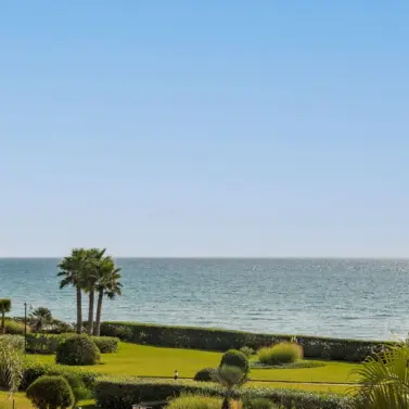 Venta de apartamento en planta baja en Los Monteros