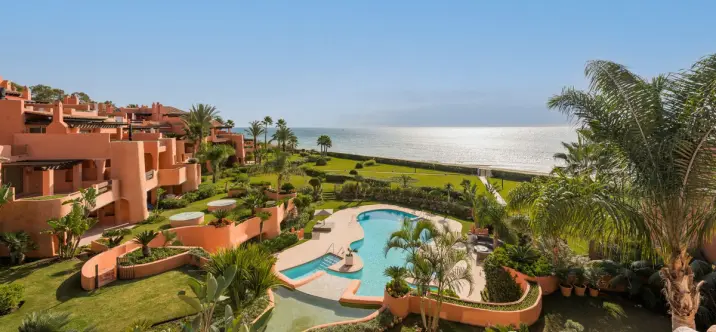 Venta de apartamento en planta baja en Los Monteros 2