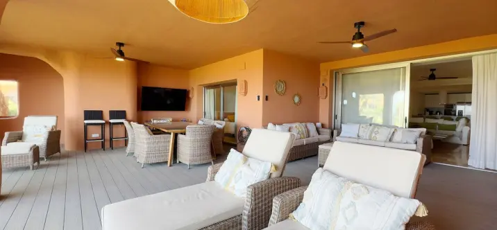 Venta de apartamento en planta baja en Los Monteros 3