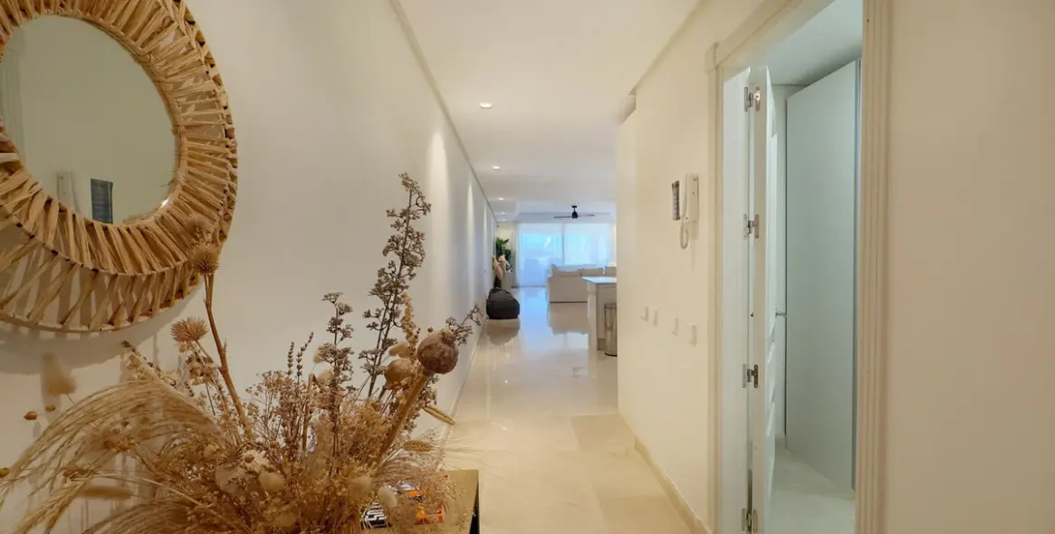Venta de apartamento en planta baja en Los Monteros 6