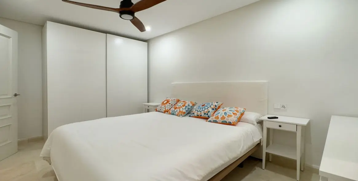 Venta de apartamento en planta baja en Los Monteros 7
