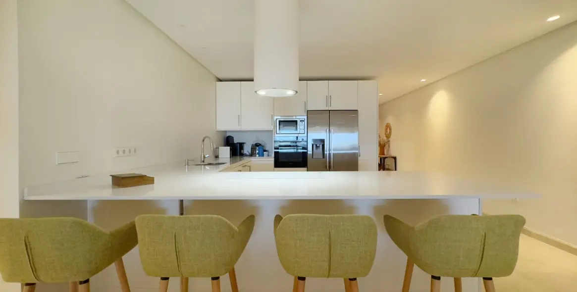 Venta de apartamento en planta baja en Los Monteros 12