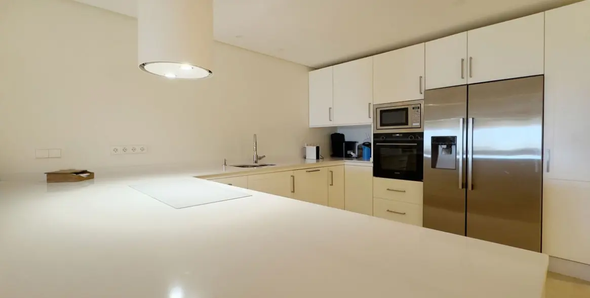 Venta de apartamento en planta baja en Los Monteros 13
