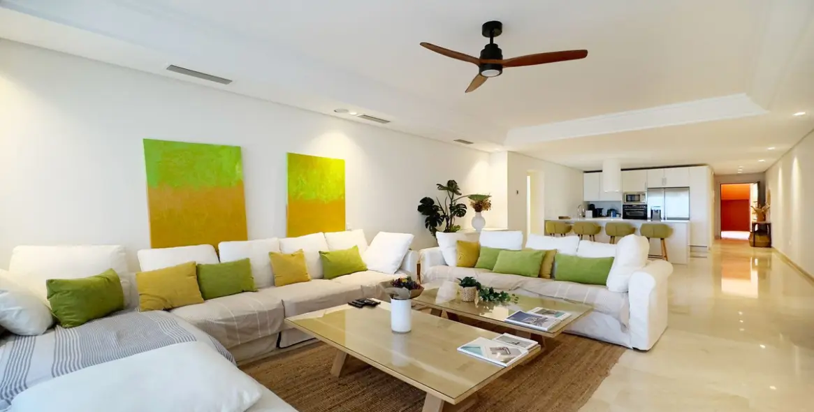 Venta de apartamento en planta baja en Los Monteros 16