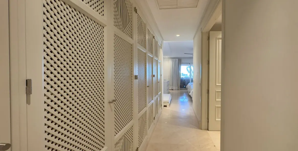 Venta de apartamento en planta baja en Los Monteros 19