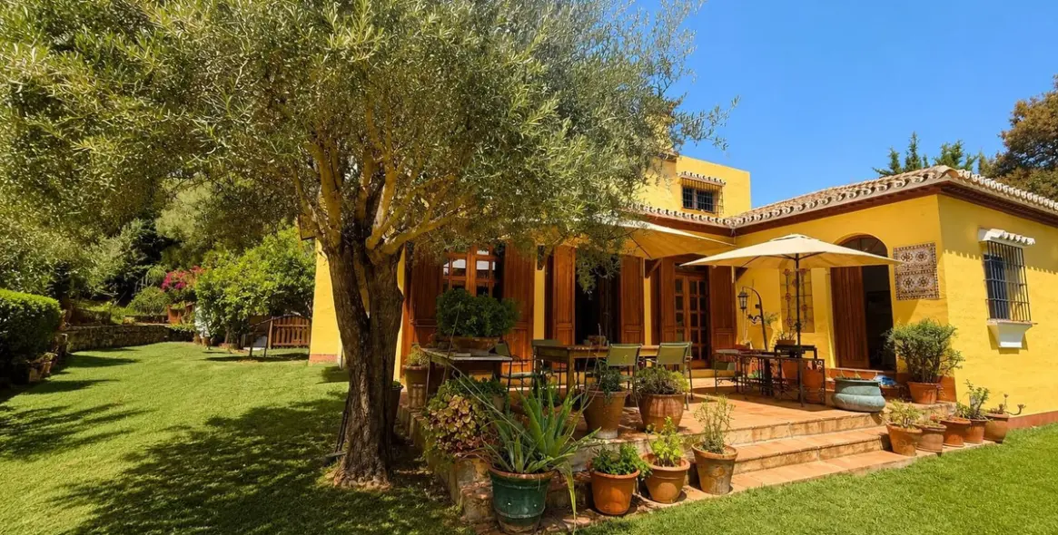 Alquiler a largo plazo de villa independiente en Marbella 1
