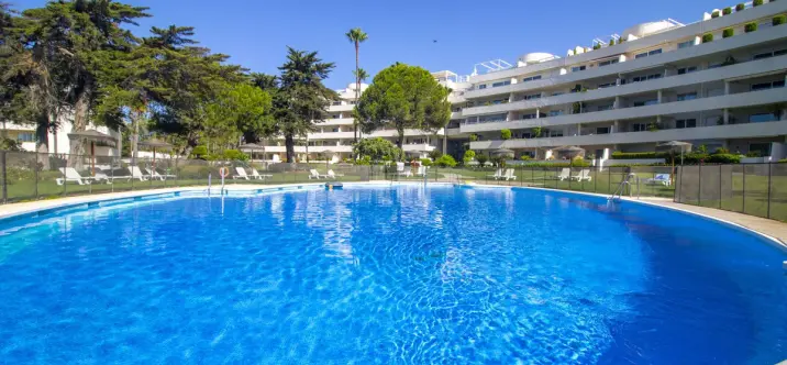 Long-term rent of middle floor apartment in New Golden Mile 0