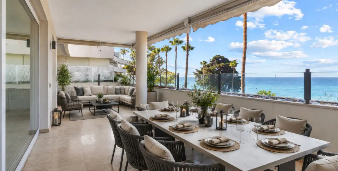 Long-term rent of middle floor apartment in New Golden Mile 17