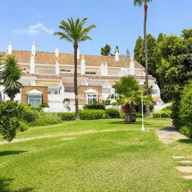 Sale of townhouse in El Paraiso