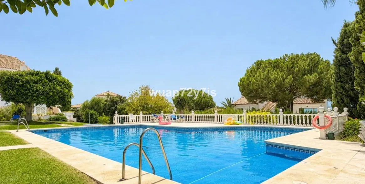 Продажа таунхауса в El Paraiso 2