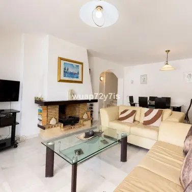 Sale of townhouse in El Paraiso
