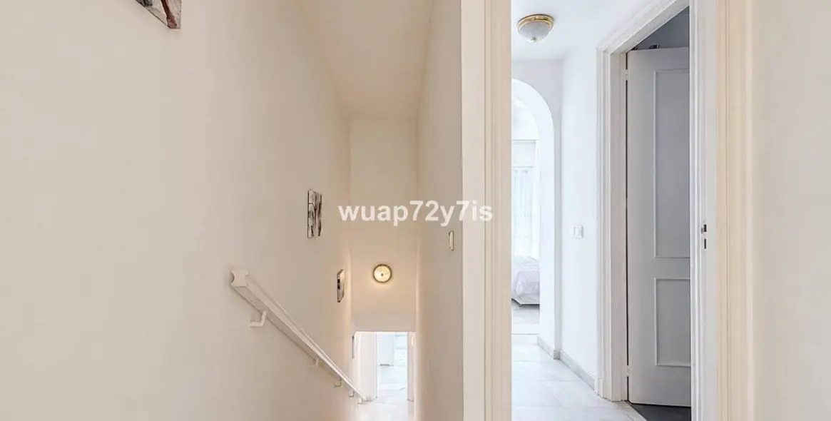 Продажа таунхауса в El Paraiso 13