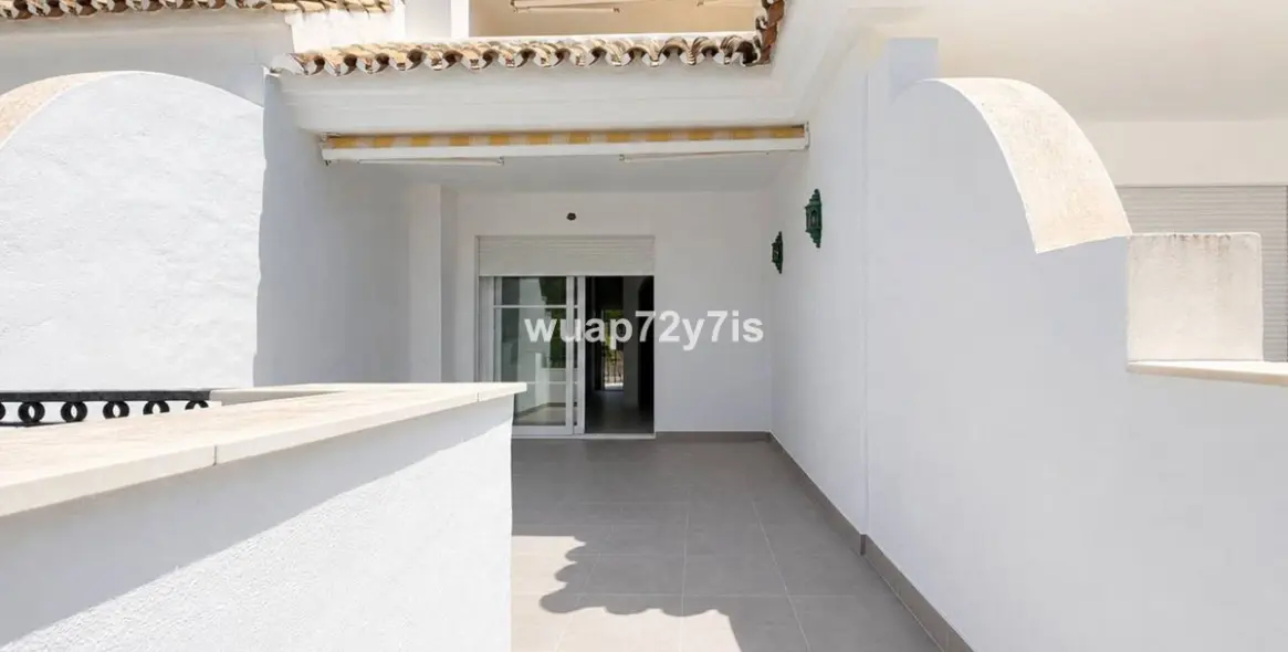 Продажа таунхауса в El Paraiso 17