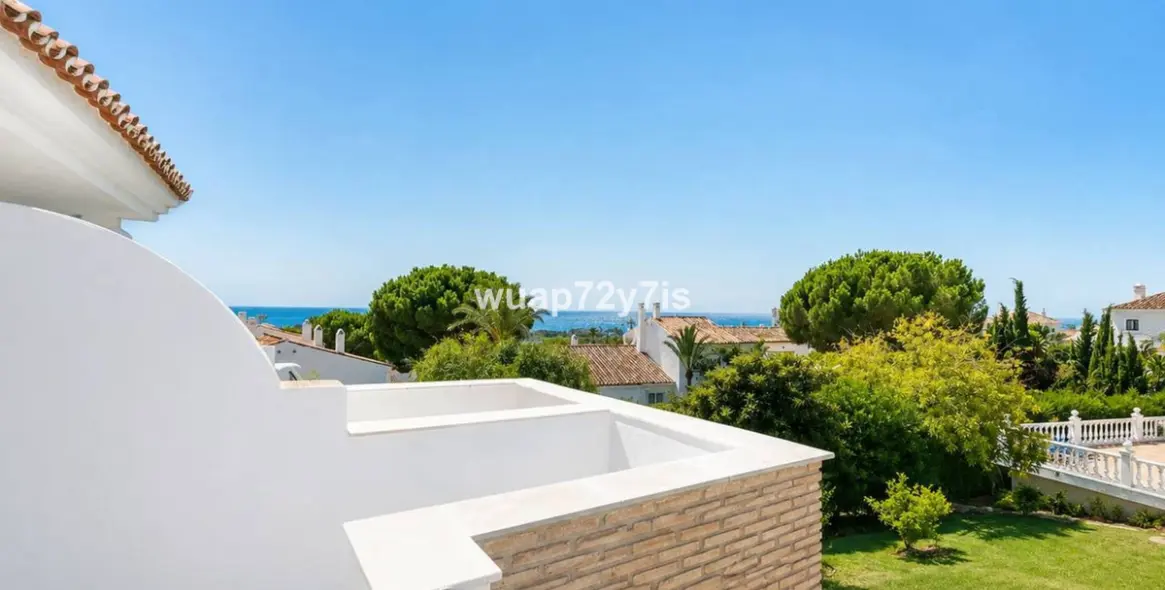 Продажа таунхауса в El Paraiso 20