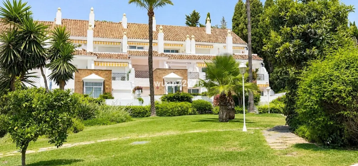 Venta de adosado en El Paraiso 0