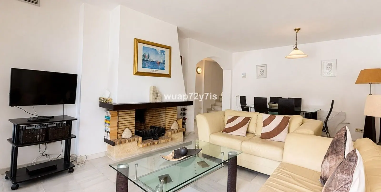 Sale of townhouse in El Paraiso 3