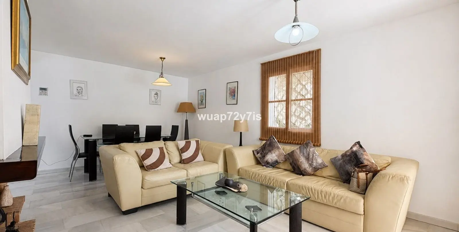 Sale of townhouse in El Paraiso 5