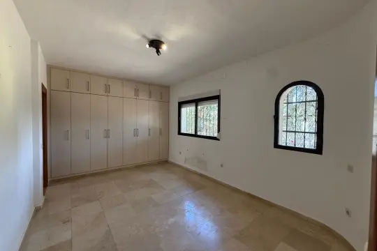Image 7 thumb