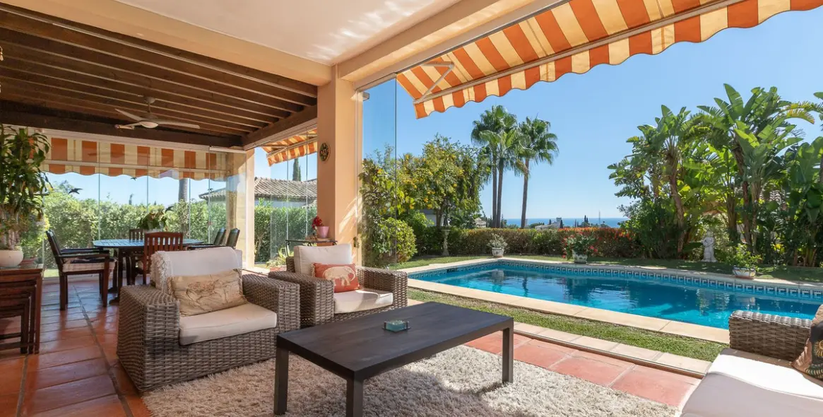 Sale of detached villa in Elviria 7
