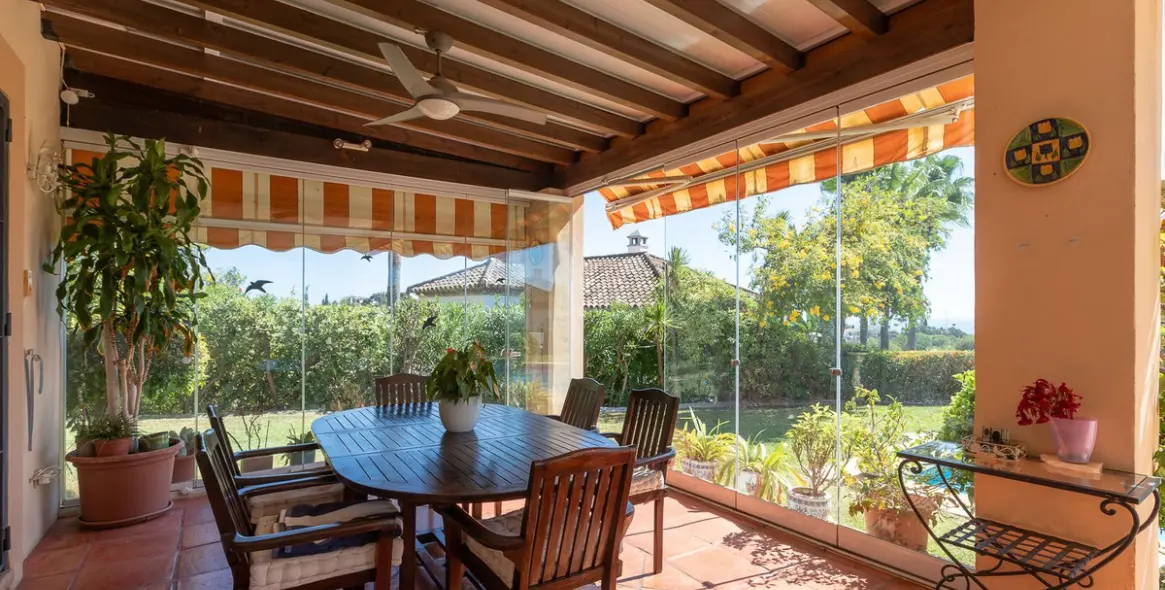 Sale of detached villa in Elviria 8