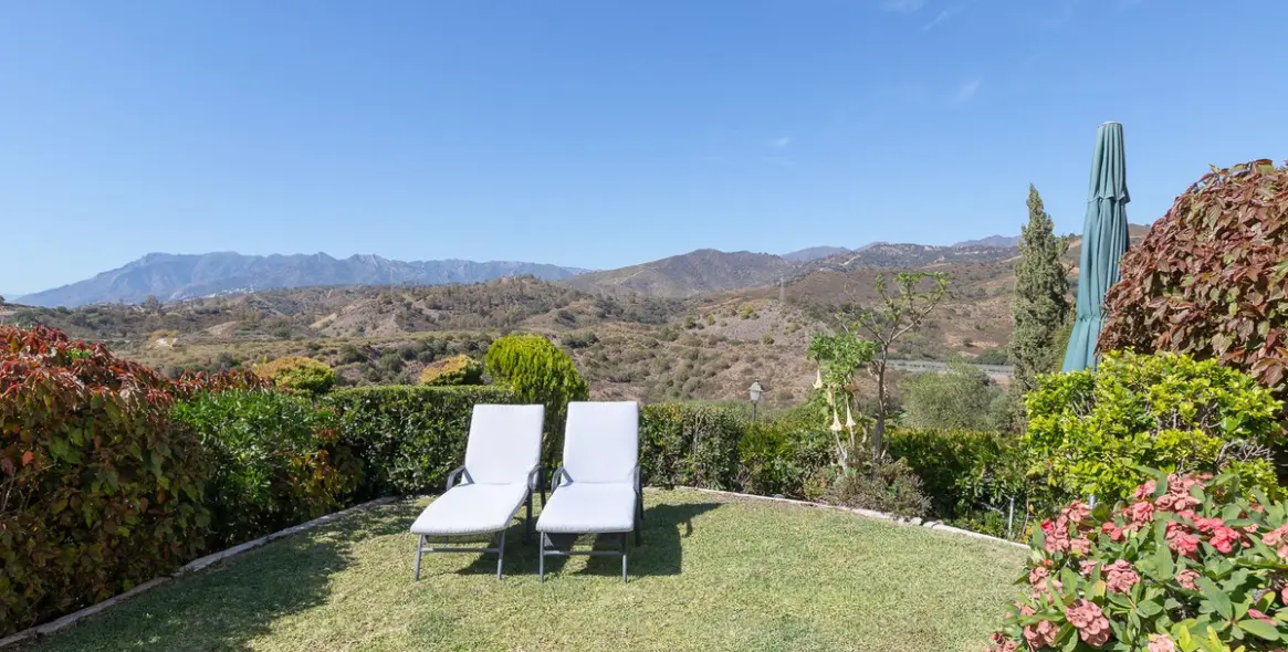 Sale of detached villa in Elviria 31