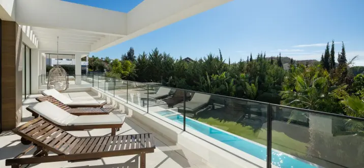 Venta de villa independiente en Nueva Andalucía 2