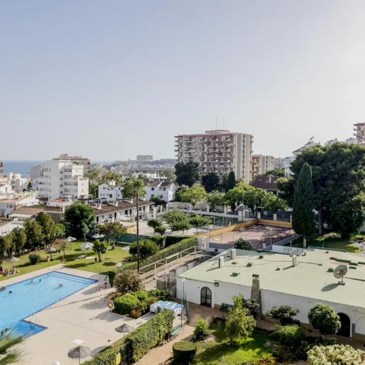 Продажа апартаментов на среднем этаже в Benalmadena