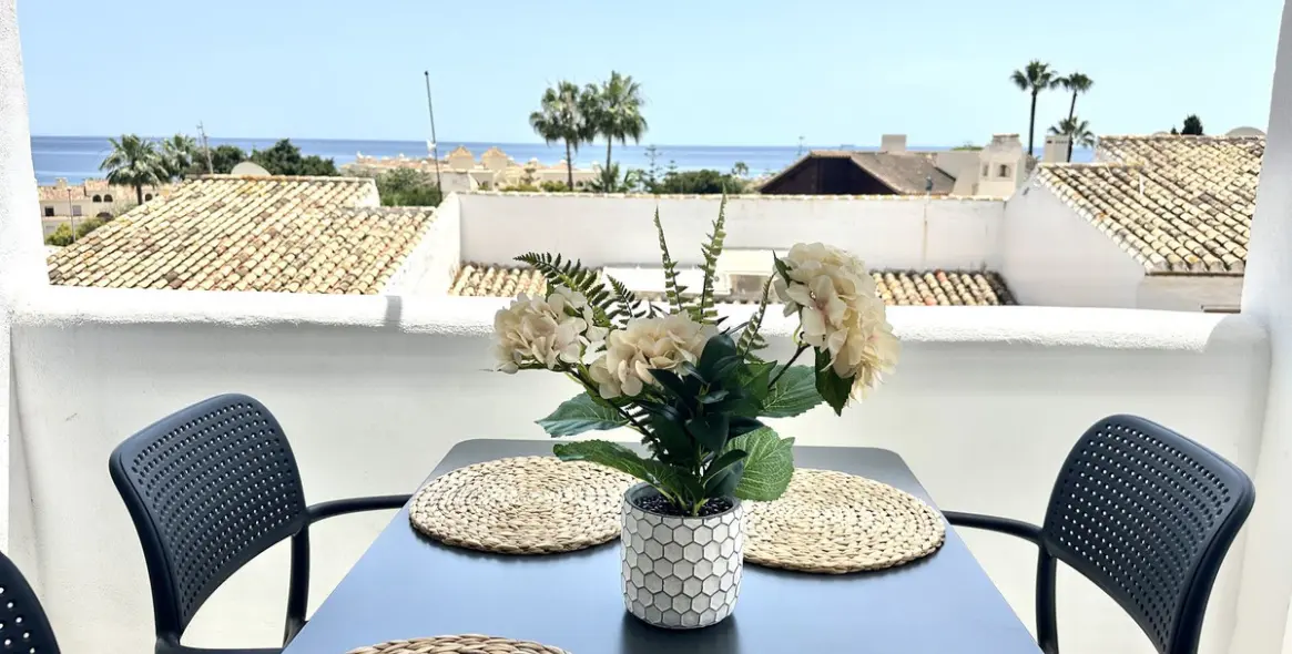 Venta de apartamento en planta media en La Cala de Mijas 1