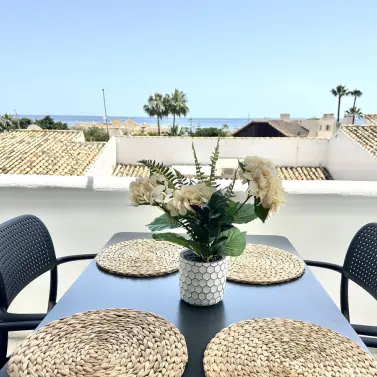Sale of middle floor apartment in La Cala de Mijas