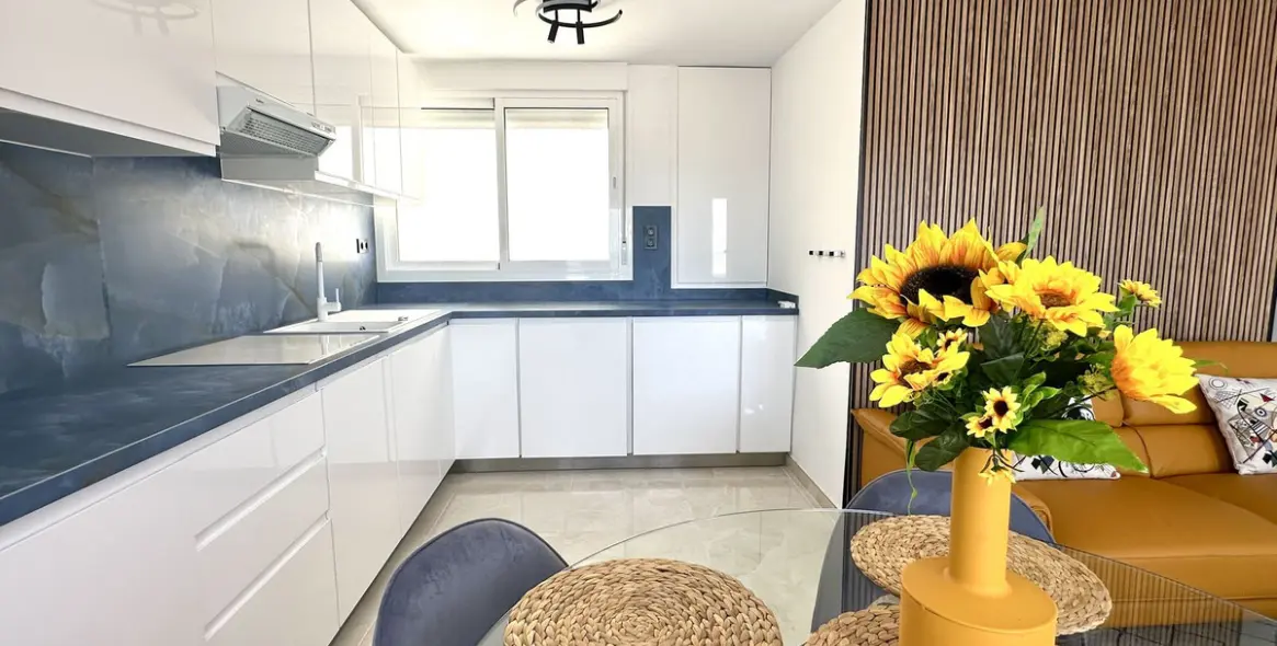Venta de apartamento en planta media en La Cala de Mijas 3