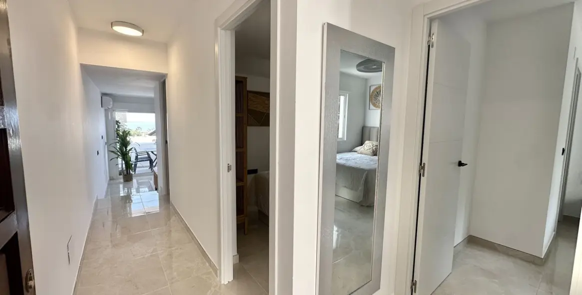 Venta de apartamento en planta media en La Cala de Mijas 18