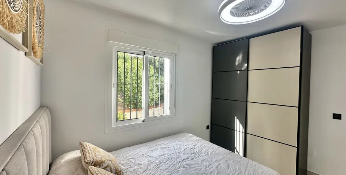 Venta de apartamento en planta media en La Cala de Mijas 23