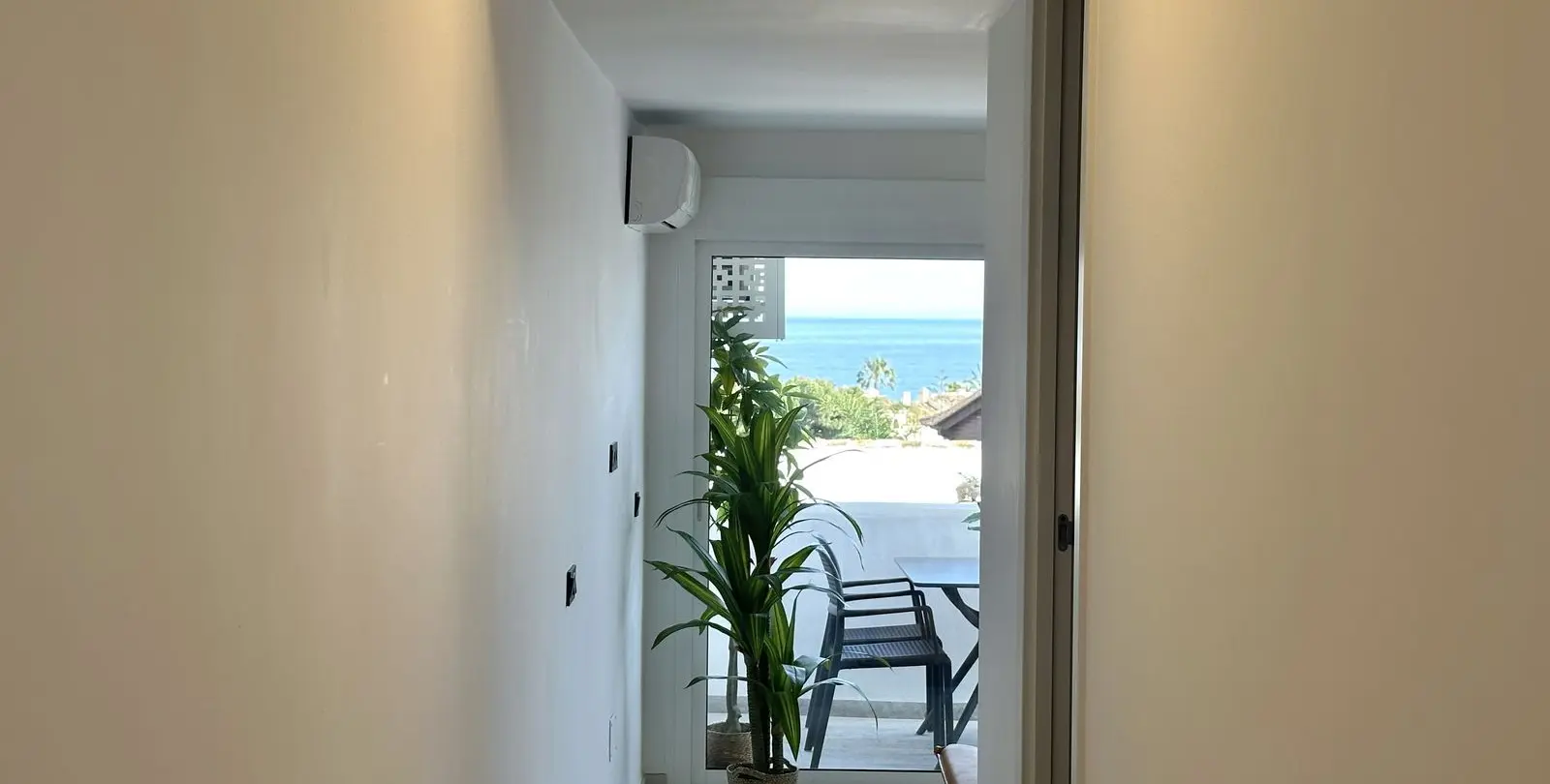 Sale of middle floor apartment in La Cala de Mijas 20
