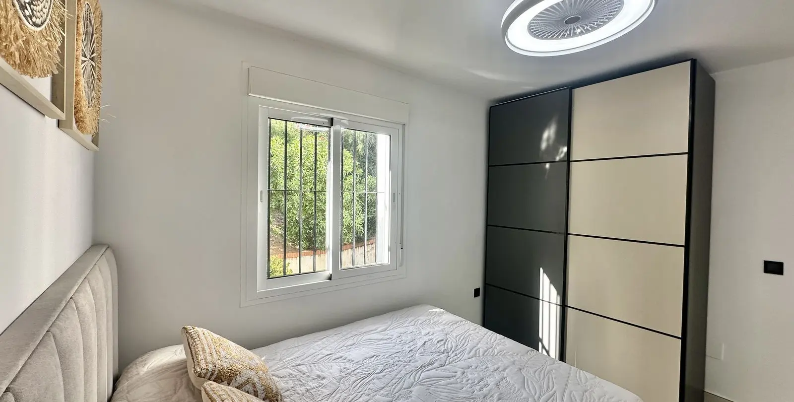Sale of middle floor apartment in La Cala de Mijas 23