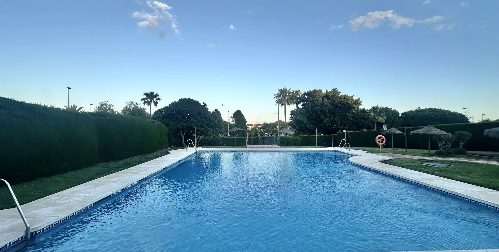 Sale of middle floor apartment in La Cala de Mijas 37