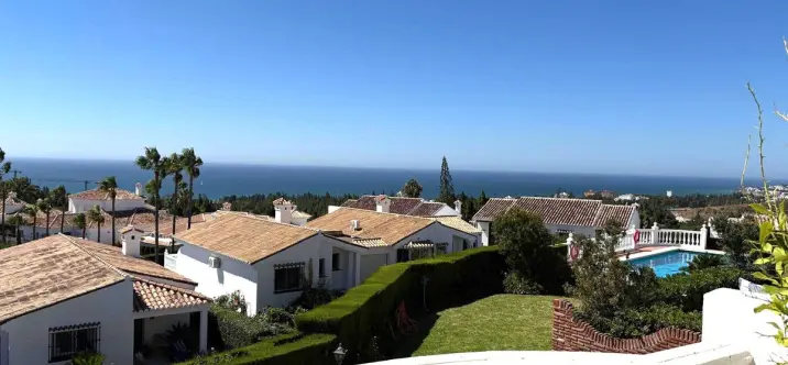 Sale of penthouse in El Chaparral 0