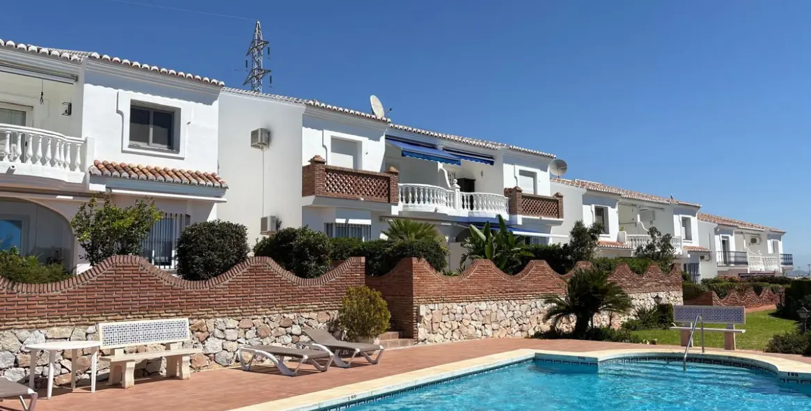 Sale of penthouse in El Chaparral 3