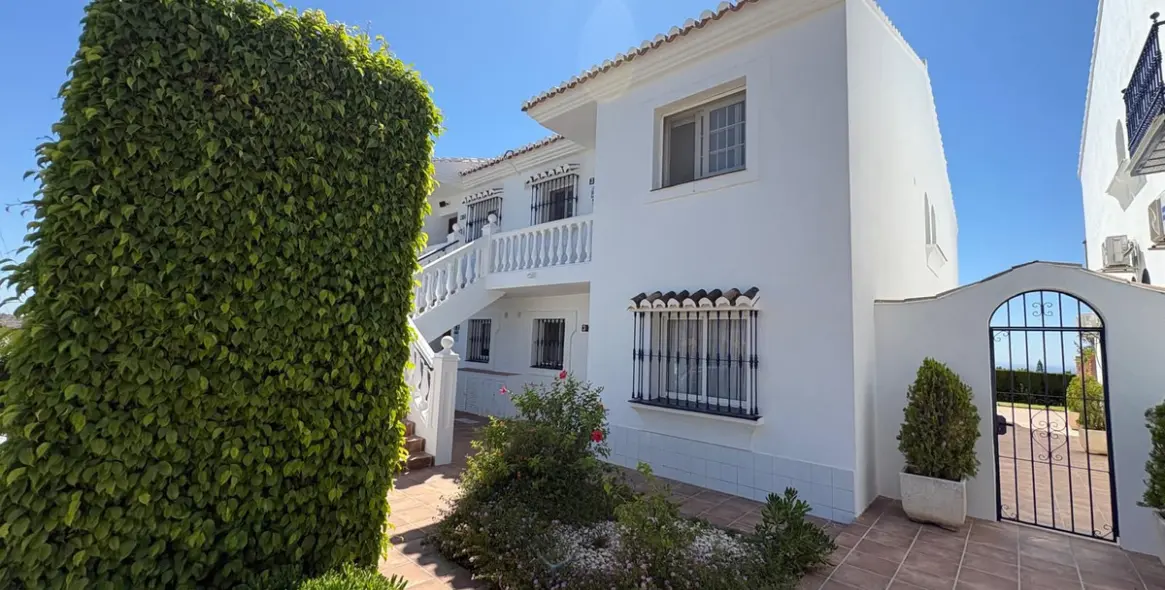Sale of penthouse in El Chaparral 7