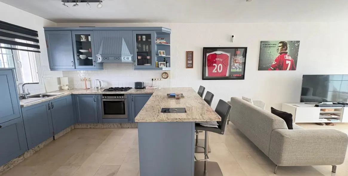 Sale of penthouse in El Chaparral 13