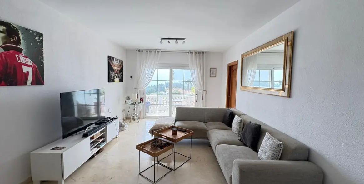 Sale of penthouse in El Chaparral 15