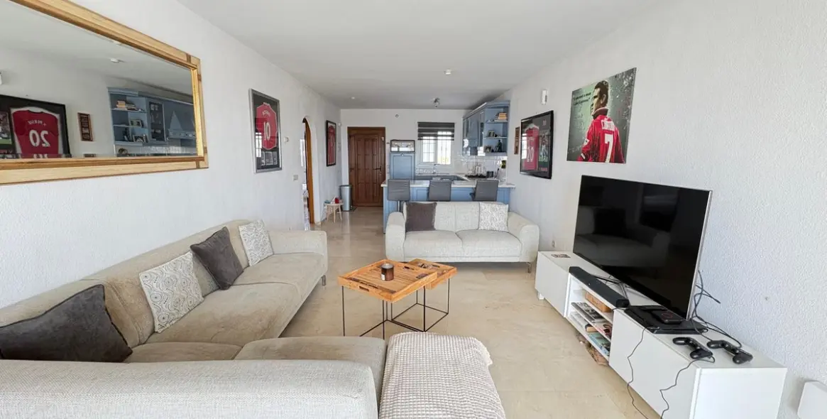 Sale of penthouse in El Chaparral 16