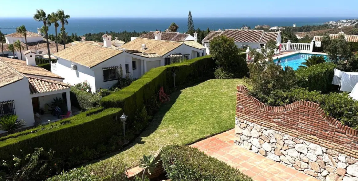 Sale of penthouse in El Chaparral 19