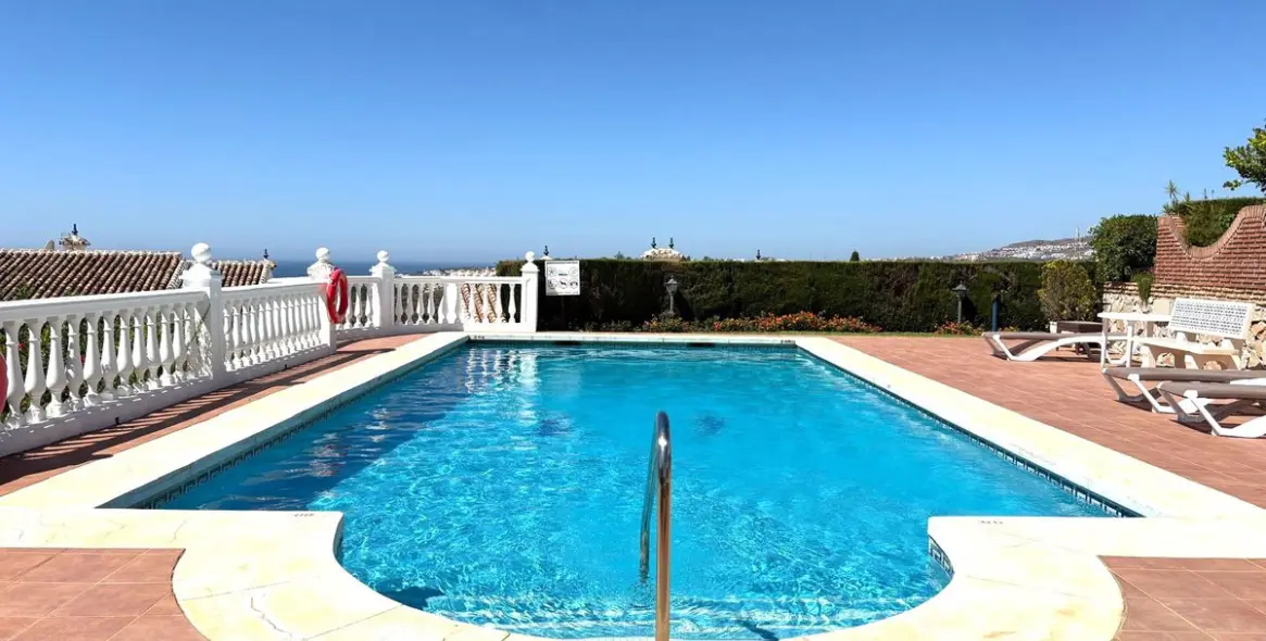 Sale of penthouse in El Chaparral 20