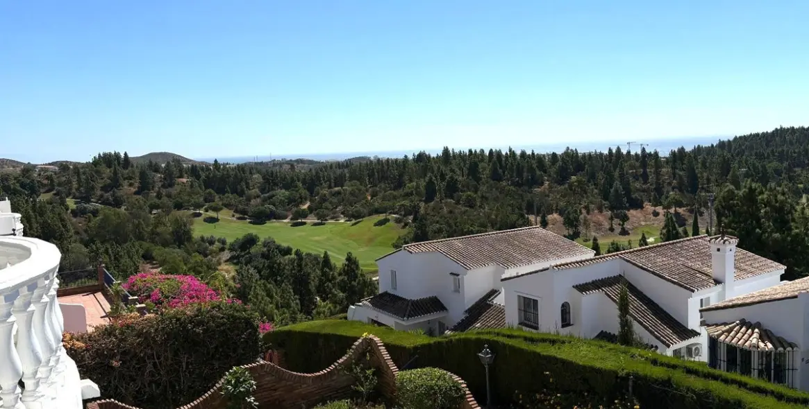 Sale of penthouse in El Chaparral 21