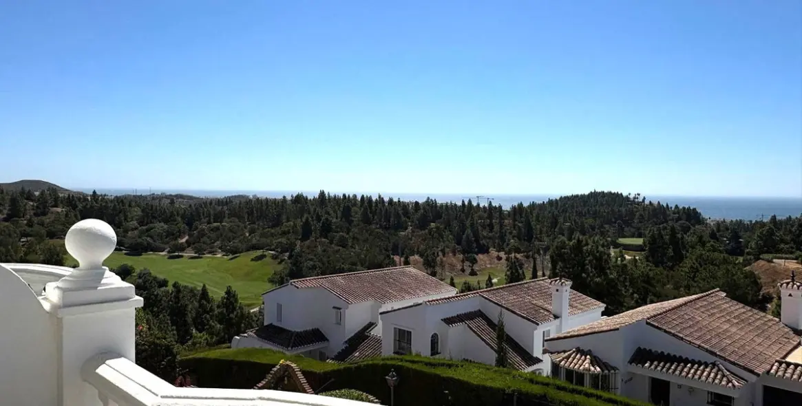 Sale of penthouse in El Chaparral 24