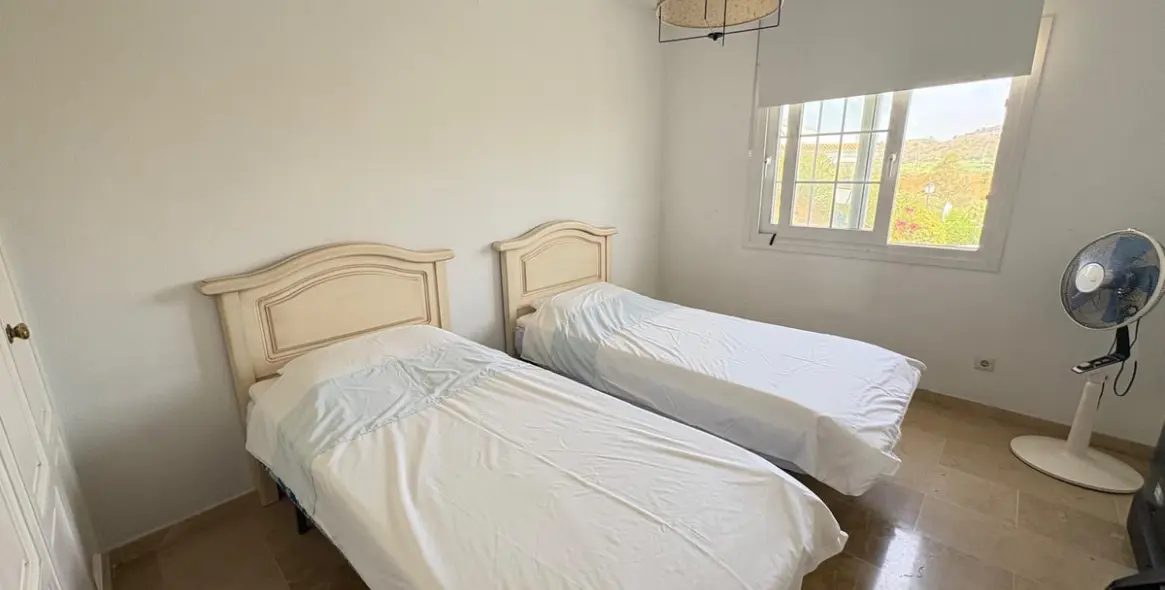 Sale of penthouse in El Chaparral 29