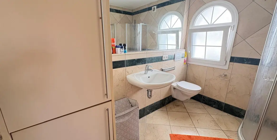 Sale of penthouse in El Chaparral 30