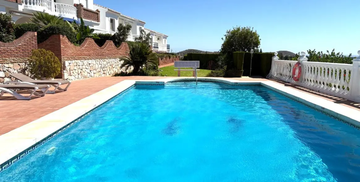 Sale of penthouse in El Chaparral 35